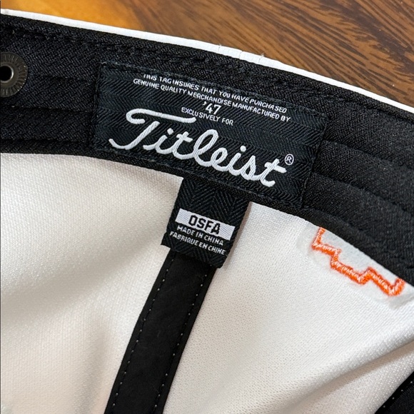 Titleist Clemson Tigers 2018 National Champions Adjustable Cap White Orange Paw - Picture 10 of 12